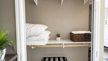 2 bedrooms, iron/ironing board, WiFi (free), bed sheets