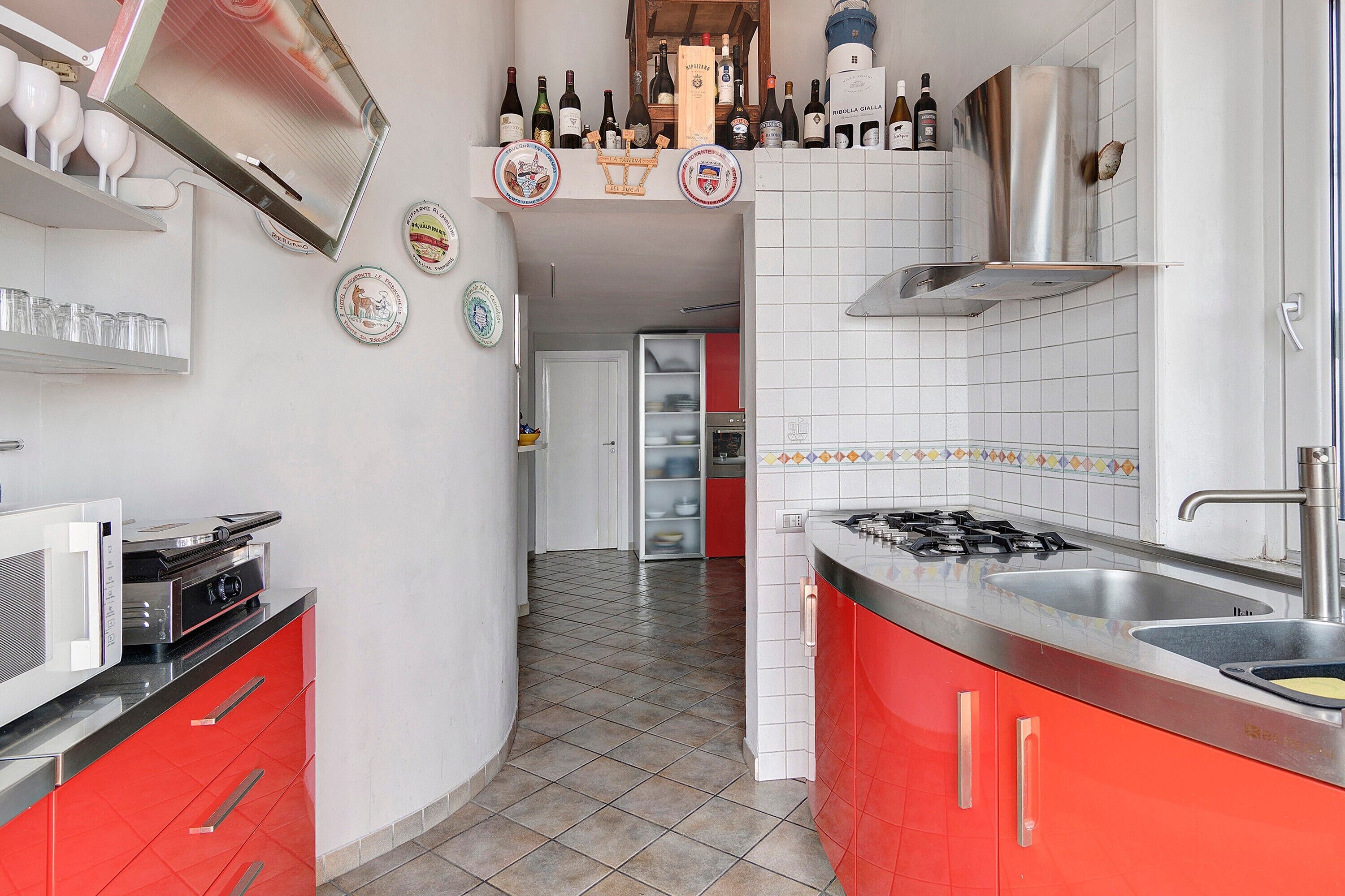 Macchina per tè/caffè, frigorifero, microonde, forno
