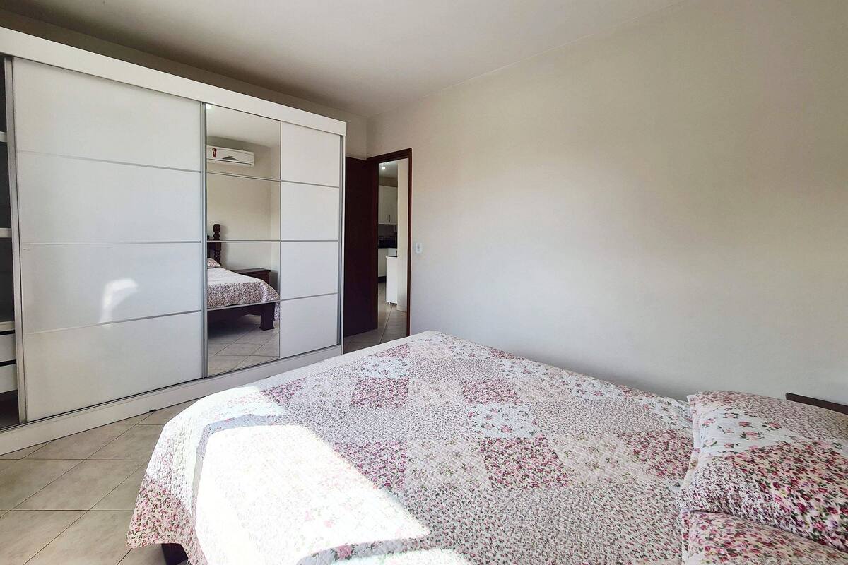 Departamento básico | Cortinas blackout, tabla de planchar con plancha y wifi gratis