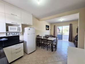 Departamento básico | Cocina privada