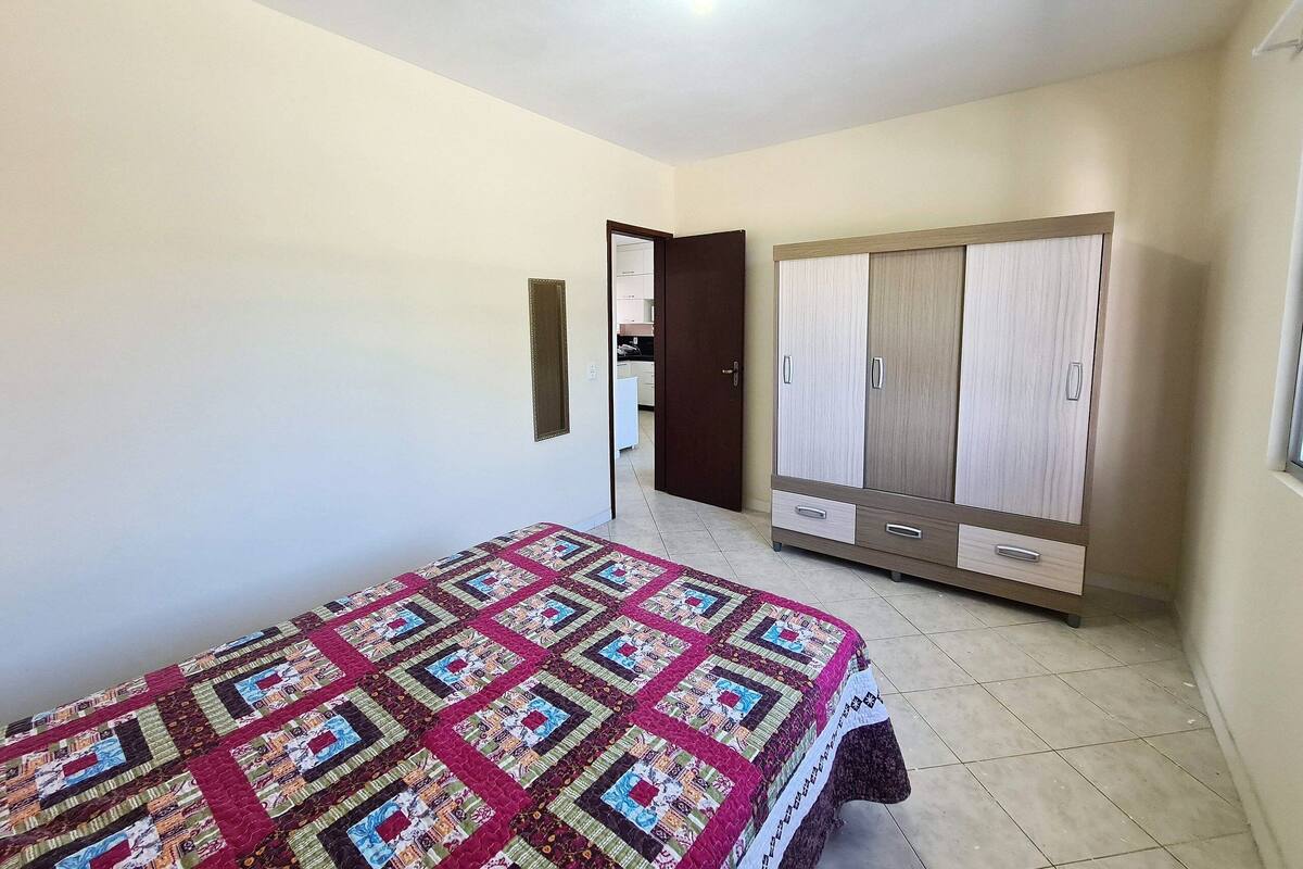 Departamento básico | Cortinas blackout, tabla de planchar con plancha y wifi gratis