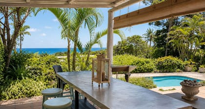 Sea Shells Cottage Luxury Oceanview Retreat with Swimming Pool