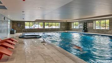 Chalet | Pool | Outdoor pool