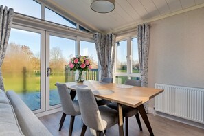 Chalet | Dining