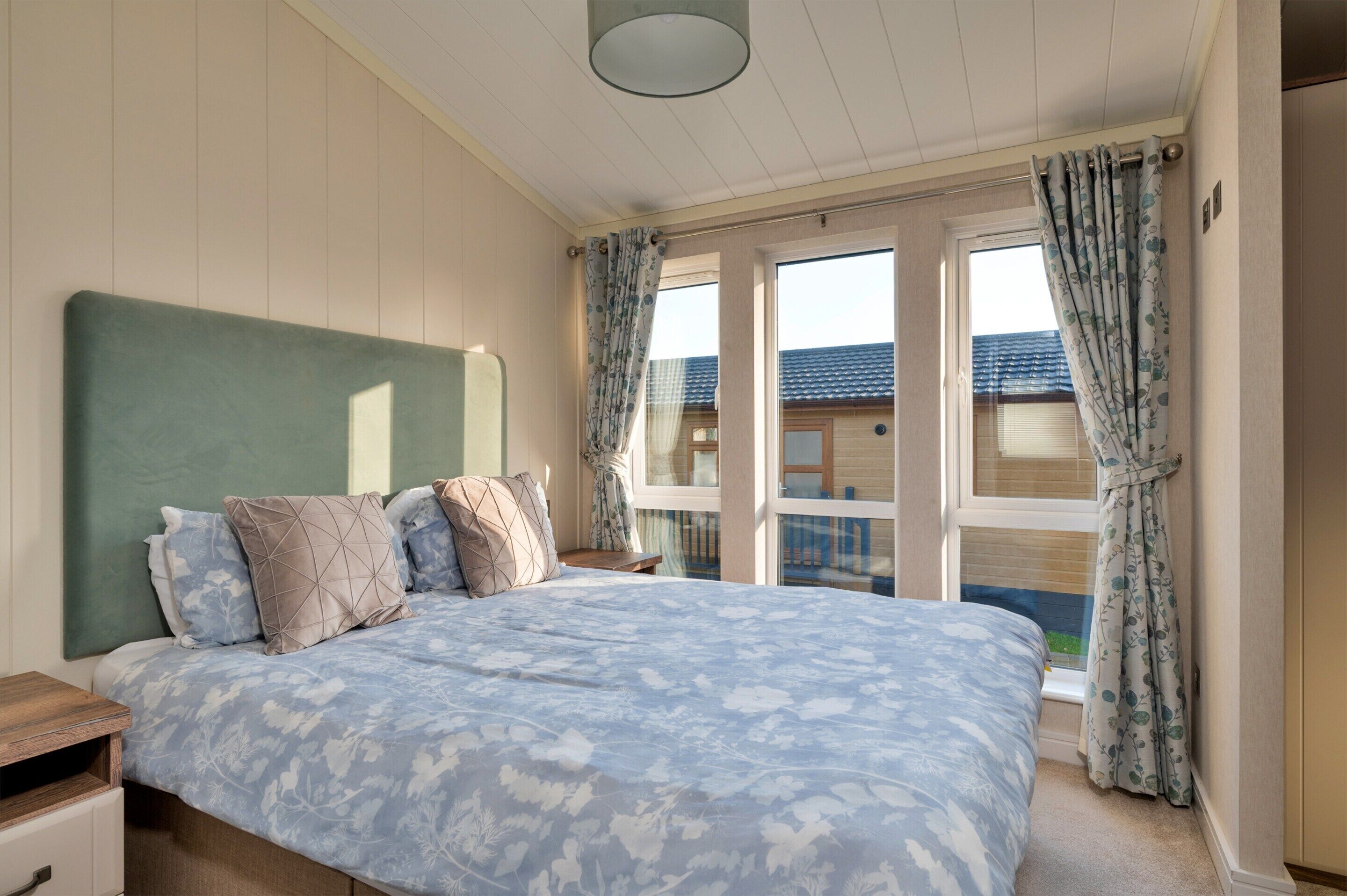 2 bedrooms