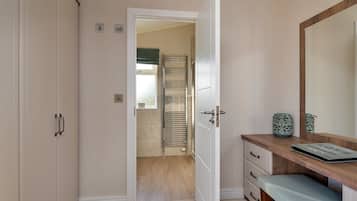2 bedrooms