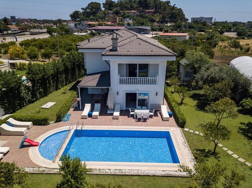 Villa Deniz-Luxury Private Pool Villa Near the sea