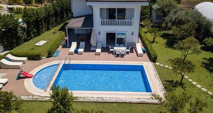 Villa Deniz-Luxury Private Pool Villa Near the sea