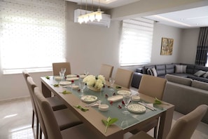 Dining - Villa Deniz-Luxury Private Pool Villa Near the sea (Çamyuva)