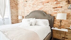 Unclassified image, 5 of 15, button - Perfect Downtown Location in Mount Pleasant with AC (Mount Pleasant)