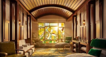 Anaheim | Simple Disney Retreat | Pool + Parks
