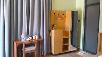 Desk, laptop workspace, free WiFi