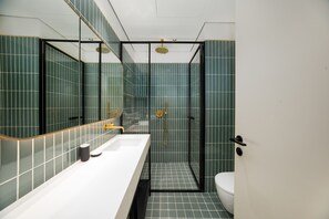 Bathroom - Executive Studio w/ Burj Khalifa View (Dubai)