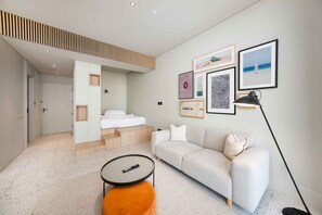 Room - Prime Upside Studio w/ Private Balcony (Dubai)
