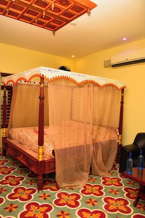 Desk, WiFi (free) - Palm tree Villa Homestay (Pillayarpatti)