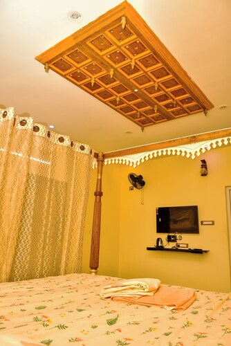 Palm tree Villa Homestay
