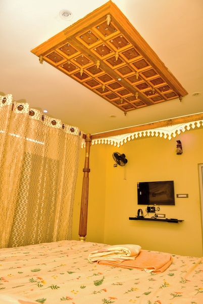 Palm tree Villa Homestay