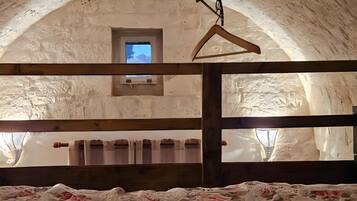 WiFi, bed sheets