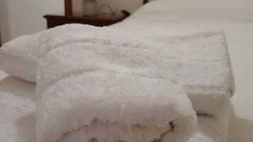 WiFi, bed sheets