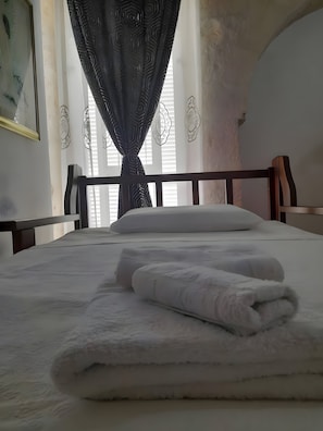 Room - Holiday Home 'Gelso Bianco with Private Pool' with Private Pool, Wi-Fi and Air Conditioning (Martina Franca)