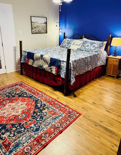 Historic Bryan Home - Sleeps 9 - Batting Cage - Kyle Field Shuttle