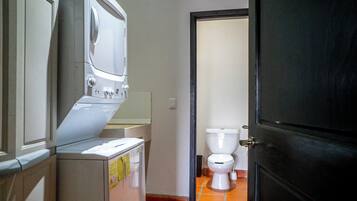 Casa familiar, vista a la montaña | Baño