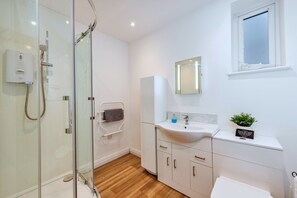 Bathroom - Cosy Annexe by Hadrian's Wall (Brampton)