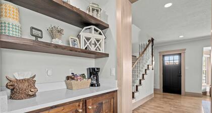 Highlanders Retreat\Private\BBQ Grill\Farmhaus\W&D