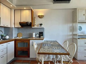 Dining - Bahía Real: Vista al Mar y Todo Cerca (Porlamar)