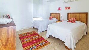 Room - Rooftop Pool Condo in Mérida Near Plazas (Merida)