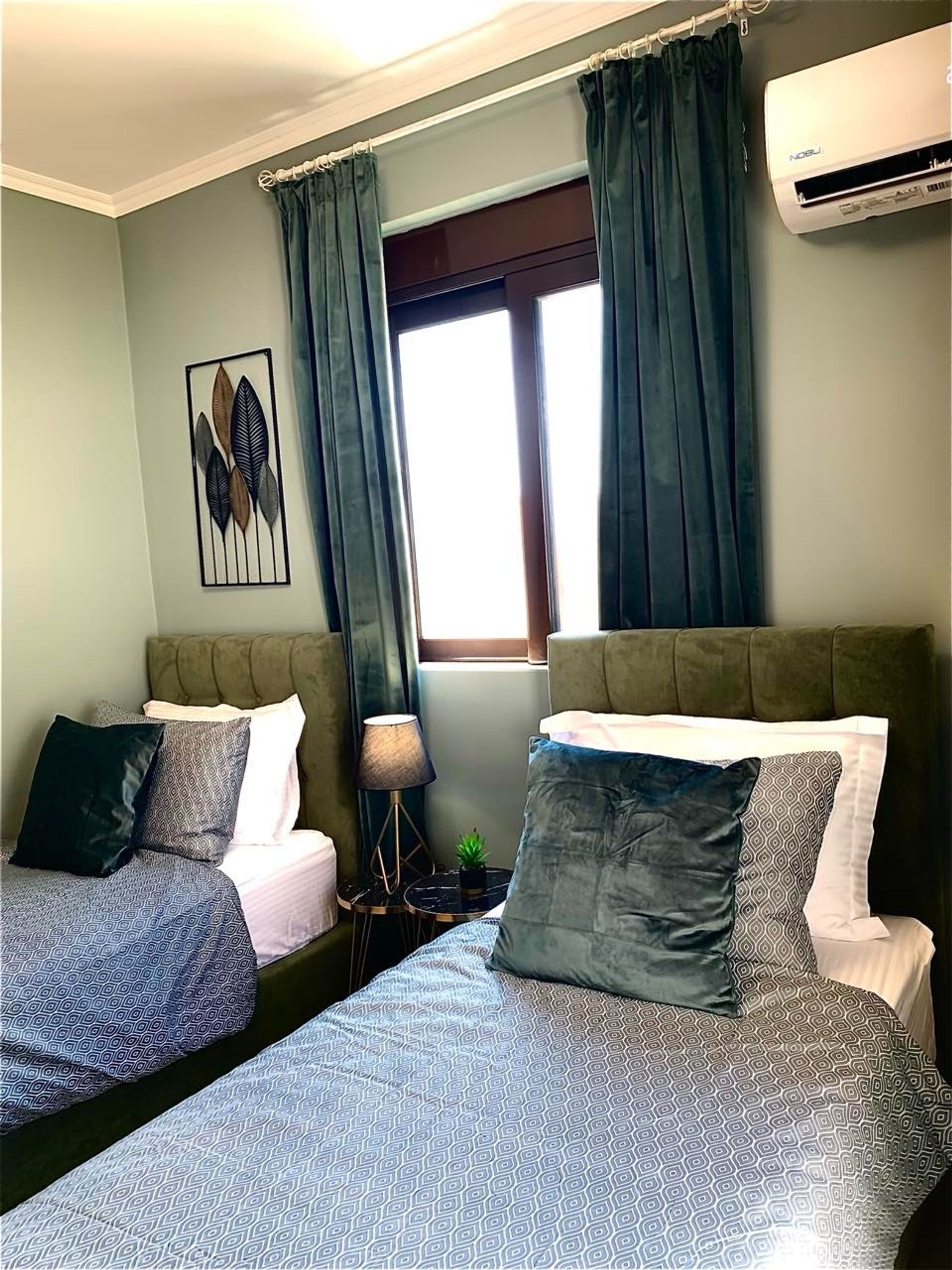 2 bedrooms, iron/ironing board, travel crib, WiFi (free)