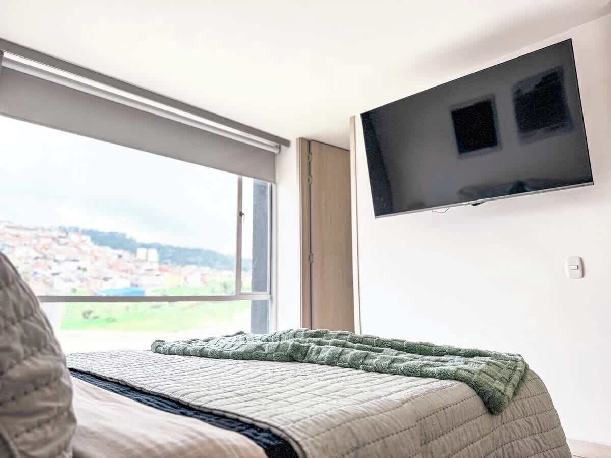 3 habitaciones, tabla de planchar con plancha, wifi y ropa de cama 
