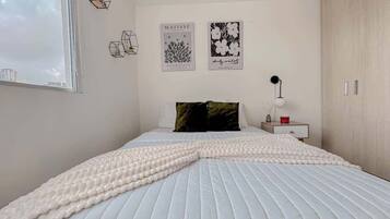 3 dormitorios, tabla de planchar con plancha, wifi y ropa de cama