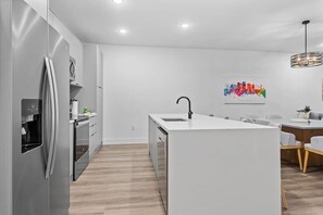 Private kitchen - Davenport Disney Home Private Pool (Davenport)