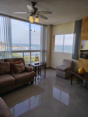 TV, offices - Vista al Mar - Bahia de Bella Vista (Porlamar)