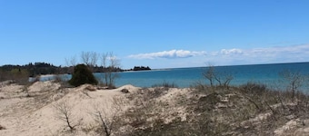 Den Den Cabin ~ Near Mackinac Island & Tunnel of Trees ~ Rustic, Cozy, Quiet
