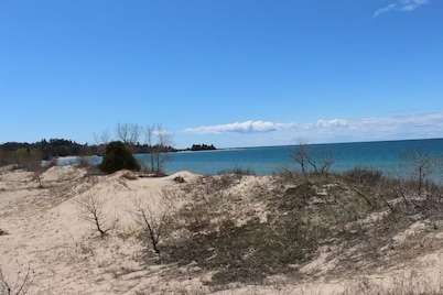 Den Den Cabin ~ Near Mackinac Island & Tunnel of Trees ~ Rustic, Cozy, Quiet