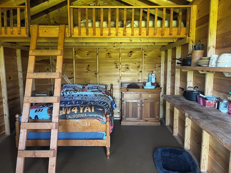 Den Den Cabin ~ Near Mackinac Island & Tunnel Of Trees ~ Rustic, Cozy, Quiet - Michigan