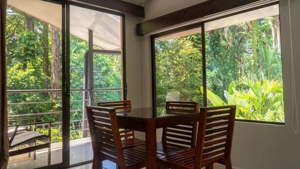 Dining - Deluxe family Bedroom - Beachfront - Manuel Antonio with AC (Manuel Antonio)
