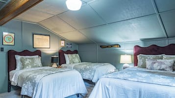 3 bedrooms, iron/ironing board, travel crib, WiFi