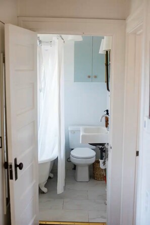Bathroom - Gated Carriage House Cottage on Austin Ave (Waco)