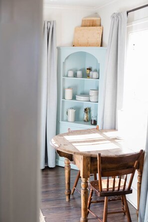 Dining - Gated Carriage House Cottage on Austin Ave (Waco)