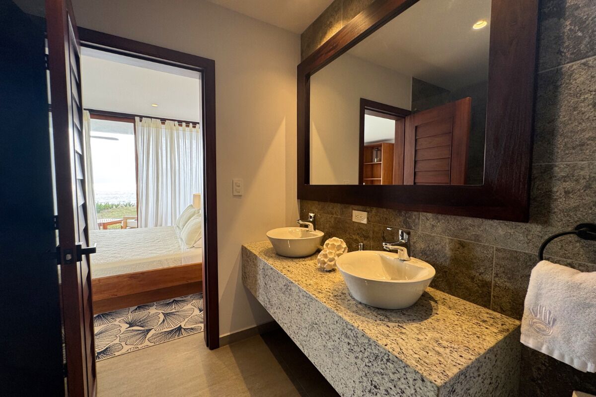 Villa luxueuse | Salle de bain | Douche, séchoir à cheveux, serviettes fournies, savon