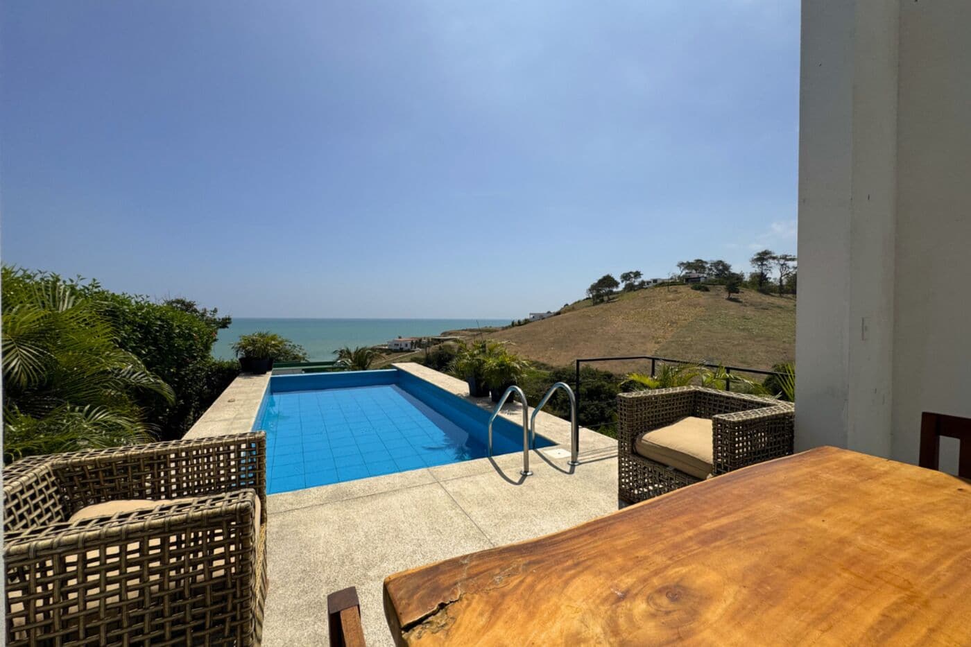 Villa supérieure, piscine privée, vue sur la mer | Accès au Wi-Fi (inclus), literie fournie