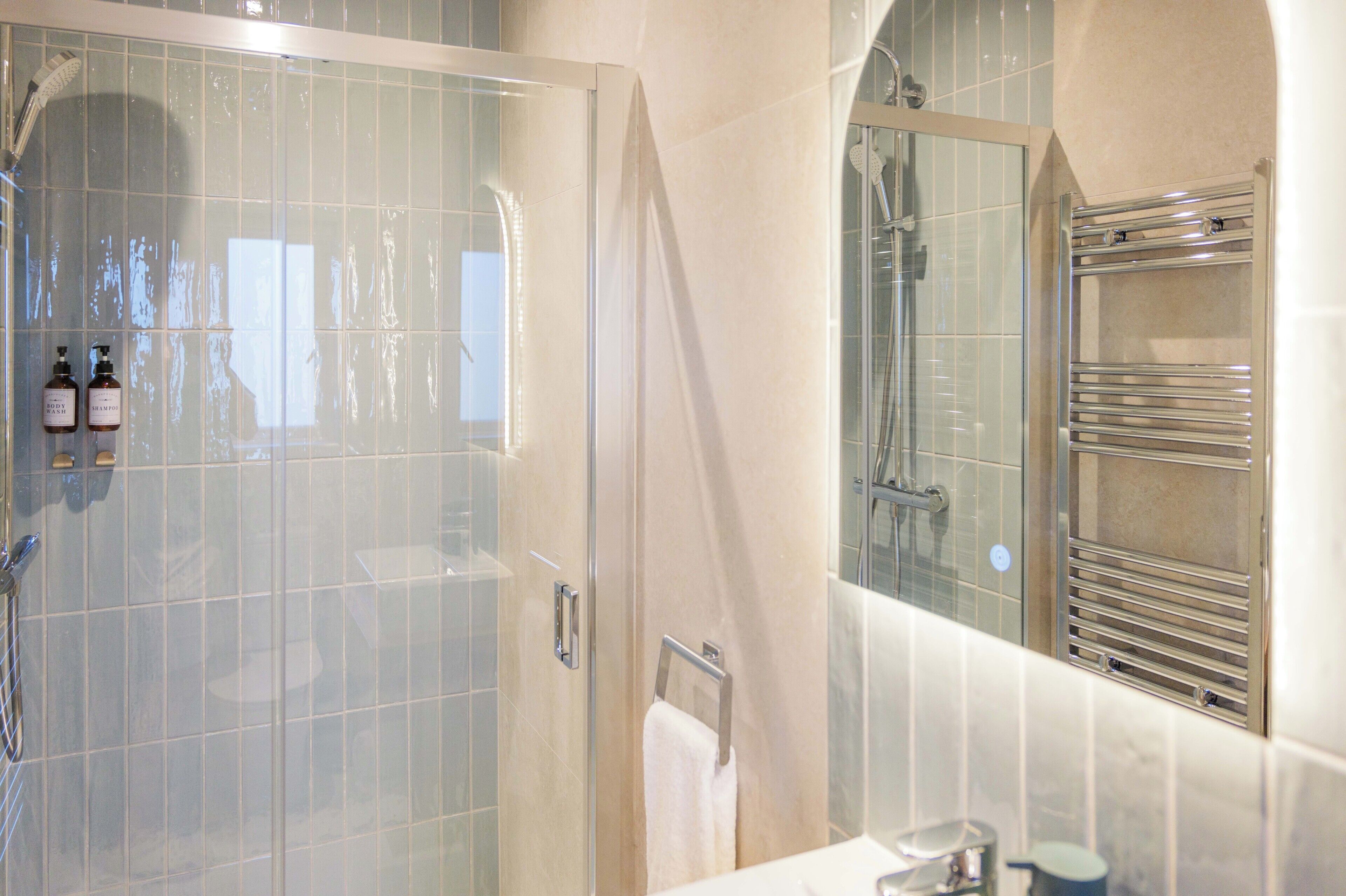 Classic Double Room | Bathroom | Shower, hair dryer, towels, soap