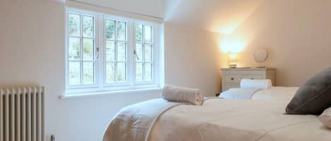 Cottage | 3 bedrooms, iron/ironing board