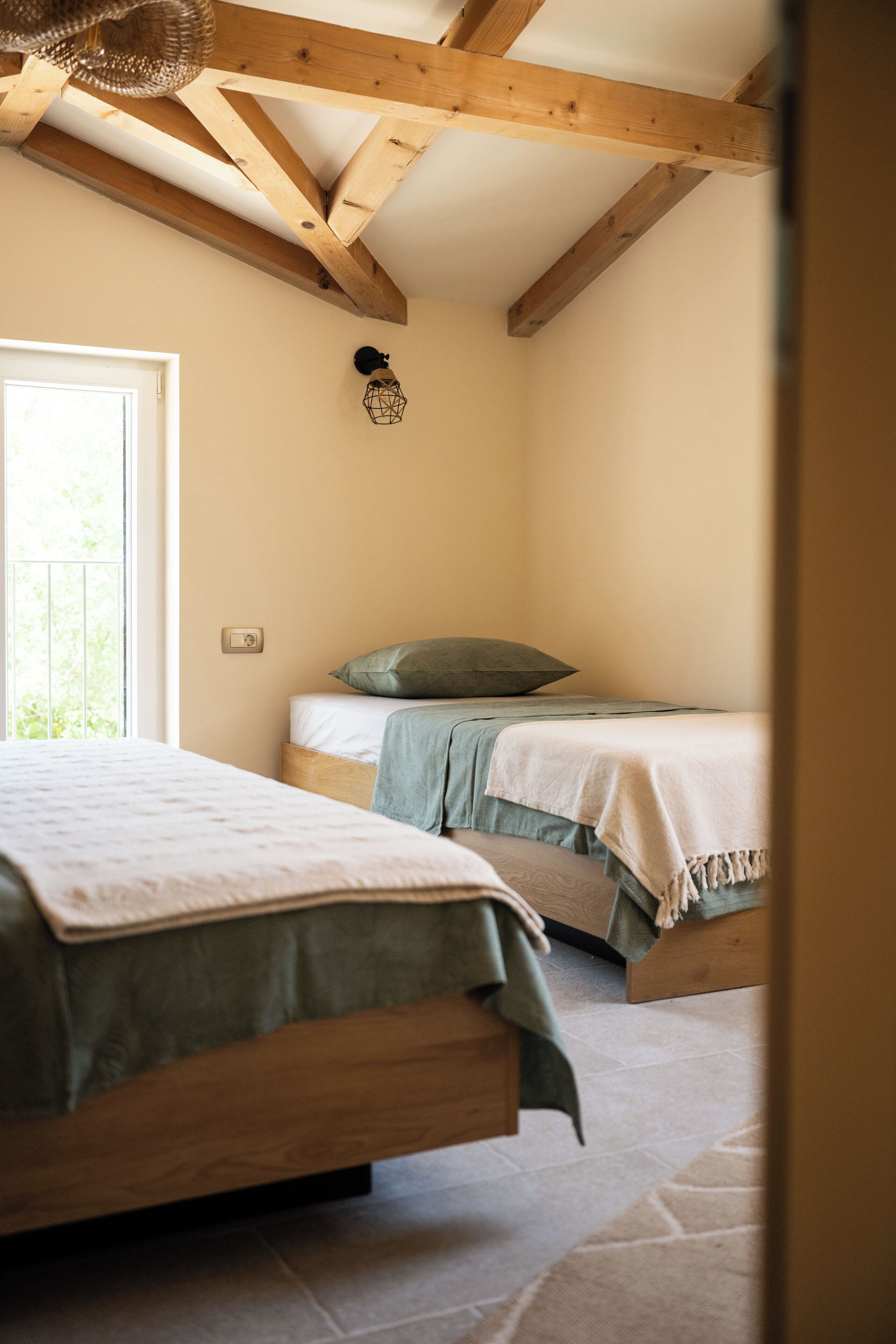 2 dormitorios, tabla de planchar con plancha, wifi gratis y ropa de cama