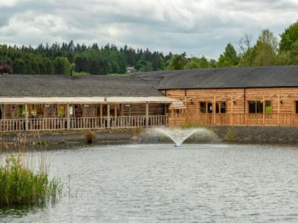 Peaceful Lochside Retreat For 4 - Fife