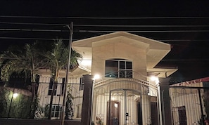 Exterior detail - Charming private rooms in a peaceful guesthouse (Chinandega)