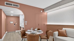 Huoneisto (0 Bedroom) | Ruokasali